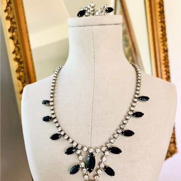 Vintage Demi Parure Black Crystal Necklace & Earrings. - Picture 10 of 10